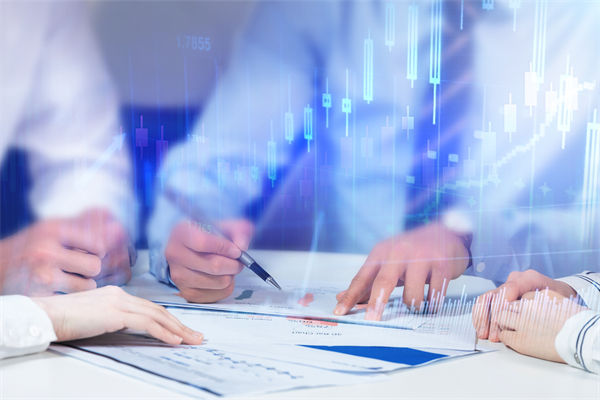 宇树推出首款轮式人形机器人